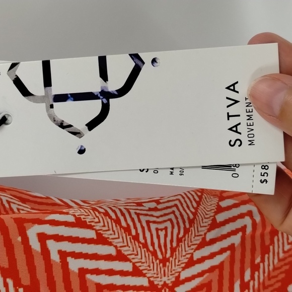 Satva orange & white athletic top size small racerback adjustable strap w/bra - Picture 4 of 9